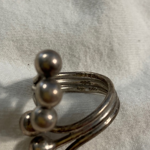 Silver ring - Picture 3 of 7